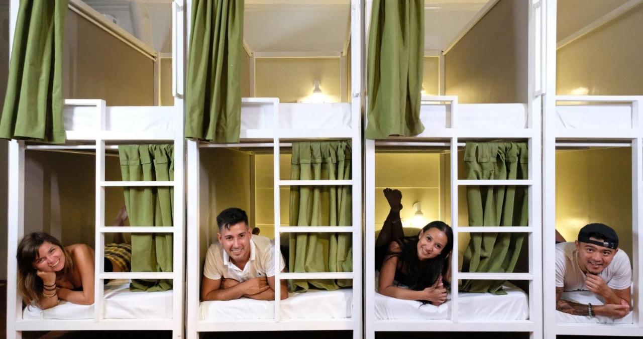 Hostel Mad Monkey *