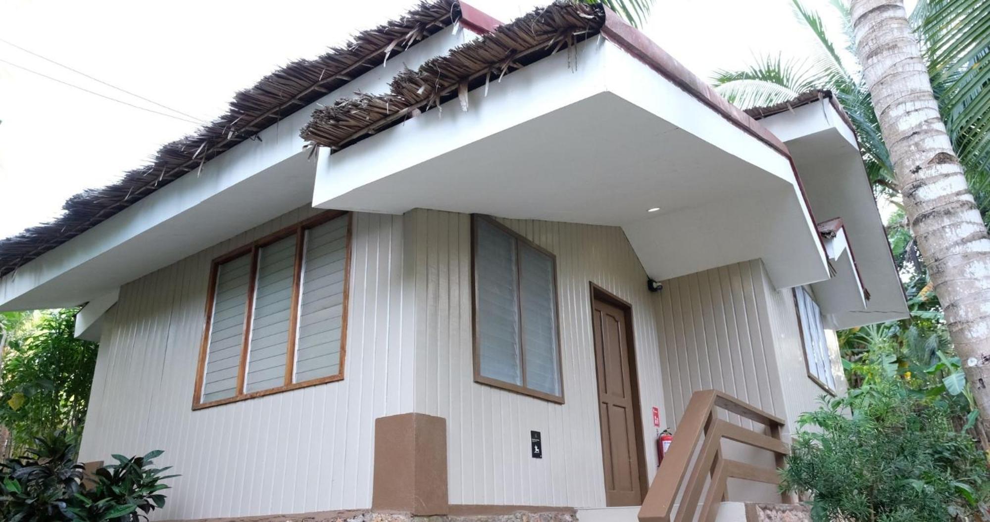 Mad Monkey Hostel