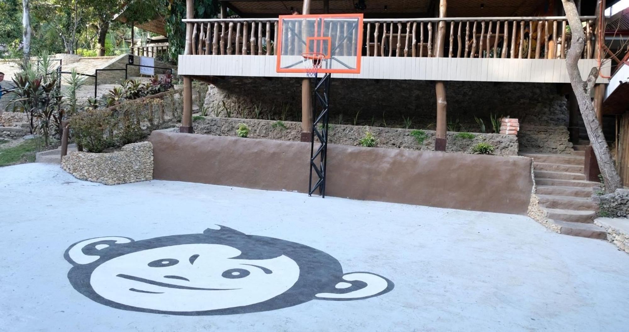 Mad Monkey Hostel